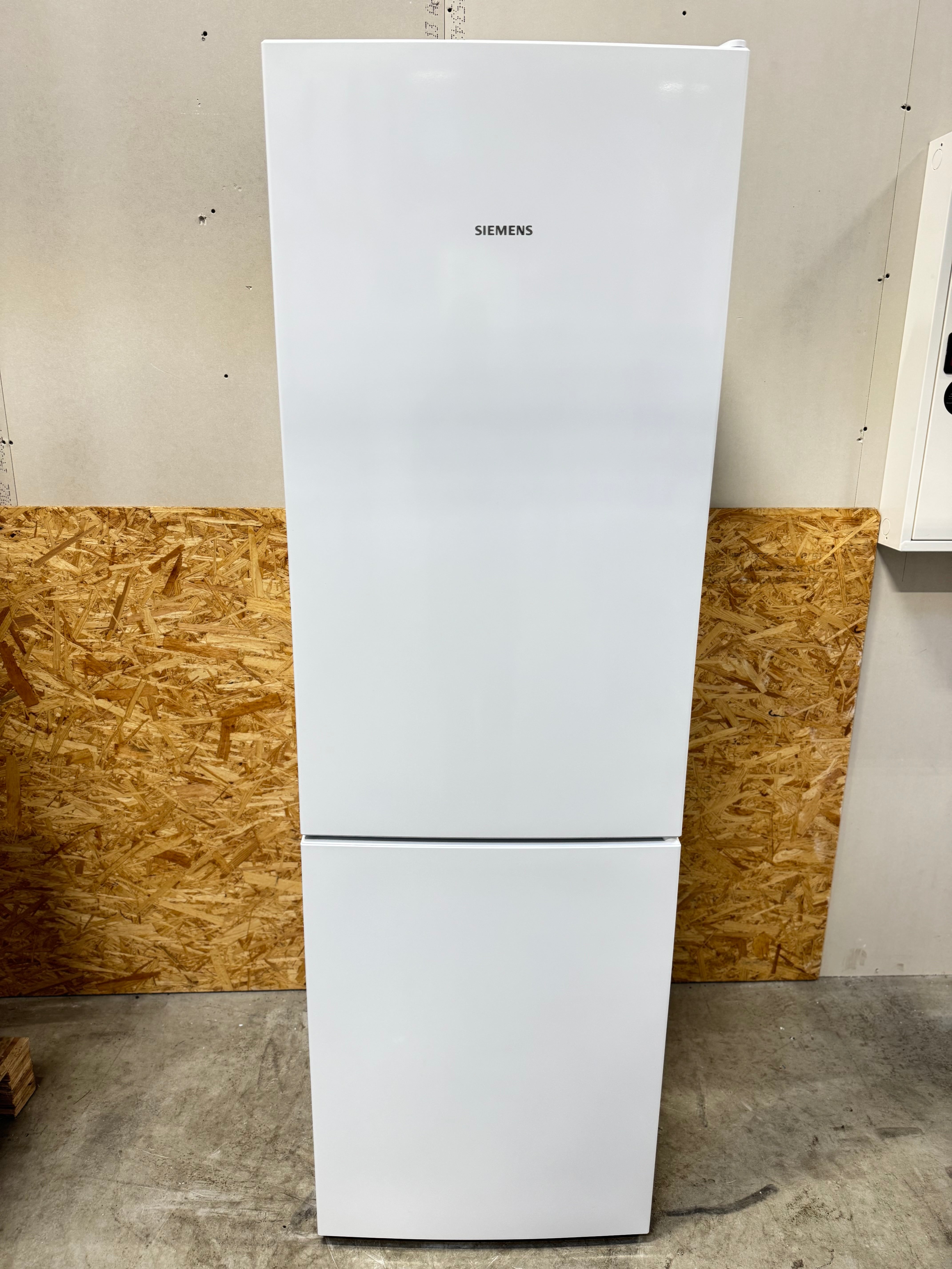 Siemens iQ300 køle/fryseskab KG36VUW20  - D12509